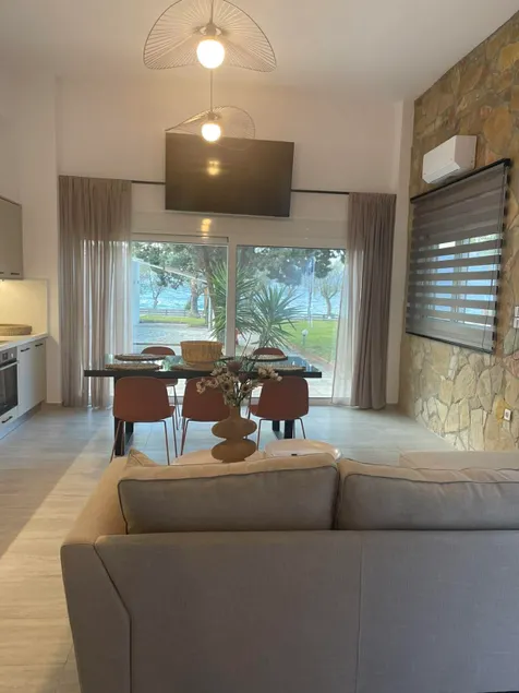 Beach Bungalow - Image 1