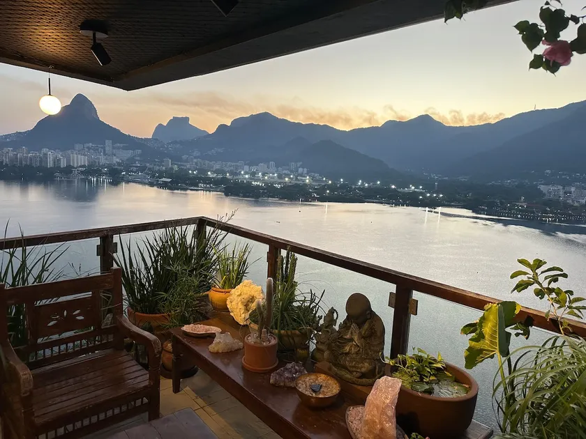 Panoramic Sanctuary on the Lagoon | 150 m² - Image 1