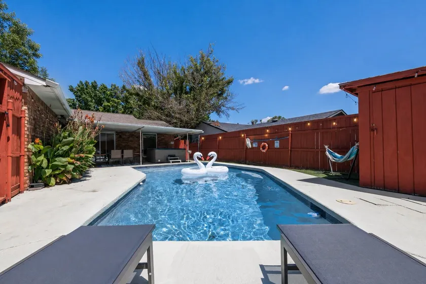 5BR w/ Pool & Hot Tub • Walk to Lake Ray Hubbard - Image 1
