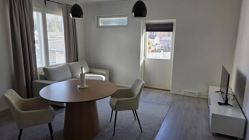 1 Bedroom Semi-detached house 48m2 - Image 1