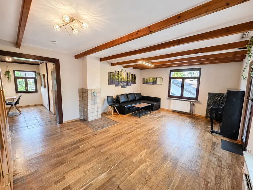 3-bedroom apartment with balcony and river view - Image 1
