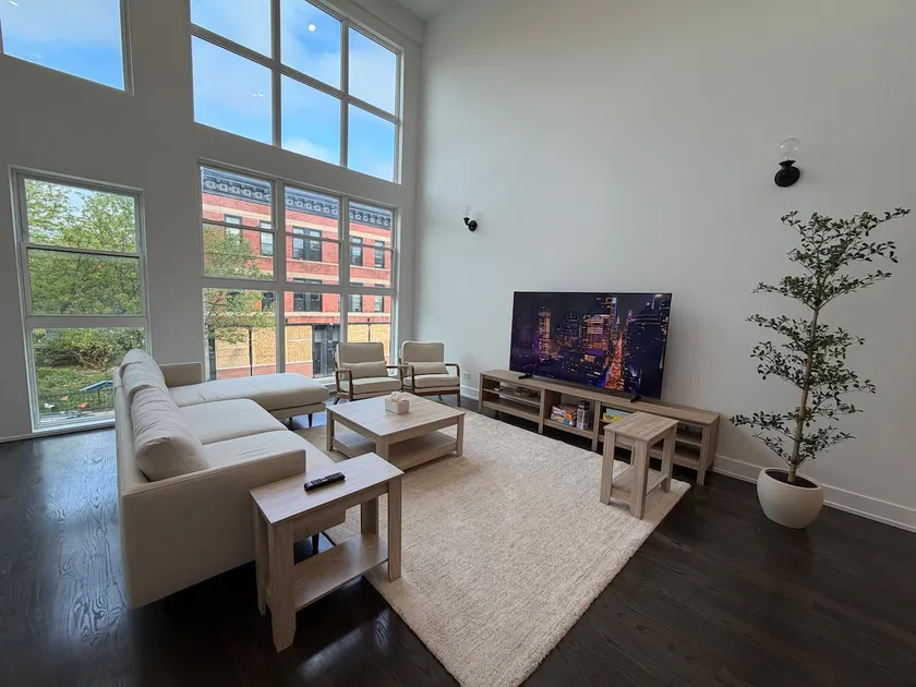 Pilsen Prism: Sun-Drenched 3BR + Parking - Image 1