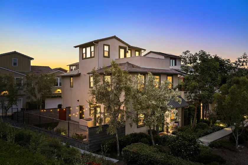 RMV Gem - FamilyFriendly, Amenities, Rooftop Views - Image 1