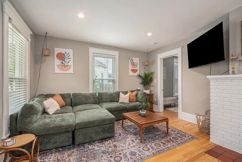 Cozy First Floor Apartment - Image 1