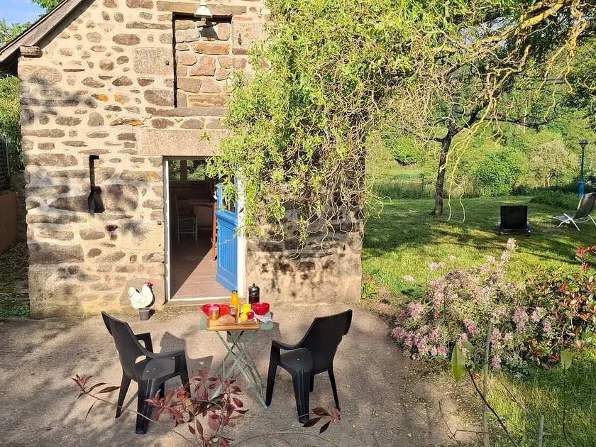 Charming little cottage in the heart of nature - Image 1