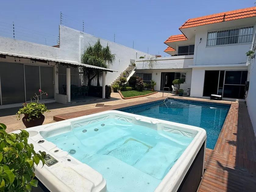House with Pool and Private Jacuzzi Zona Centro - Image 1