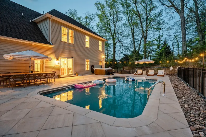 Fallen Pines Villa - Pool, Hot Tub, Pickleball - Image 1