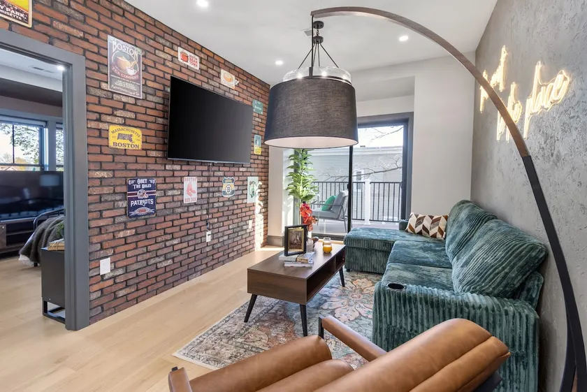 Penthouse Views / Near Boston + New Build - Image 1
