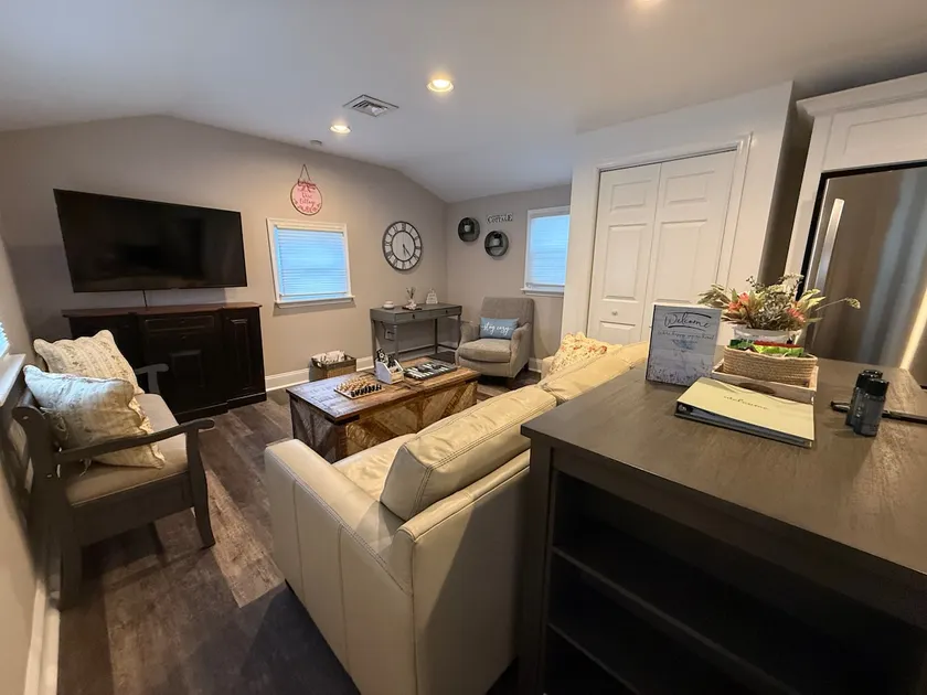 Cozy Cottage Getaway in Quakertown, Bucks County - Image 1