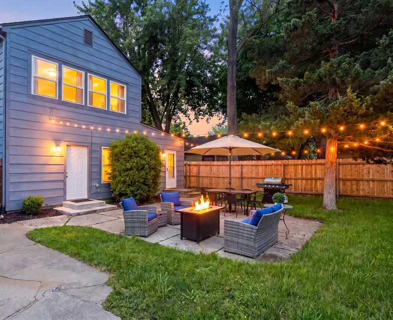4BD Near Gathering Place~Game Rm~Patio w/ Fire Pit - Image 1