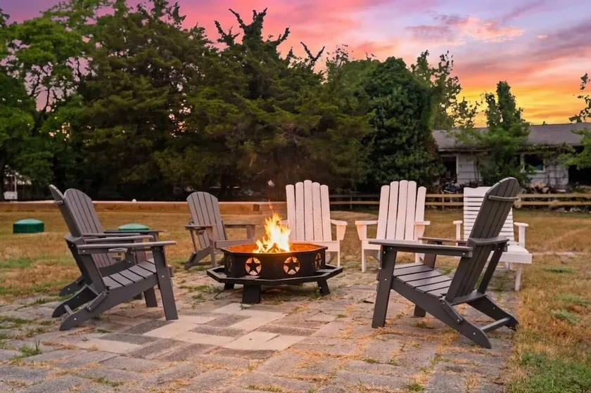 Lusby Beach House -3 BD 2 BA Steps to the Sand - Image 1