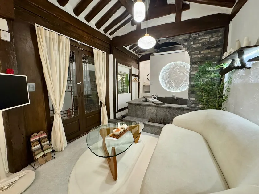 Stay Hyehwa Hanok Private House - Image 1