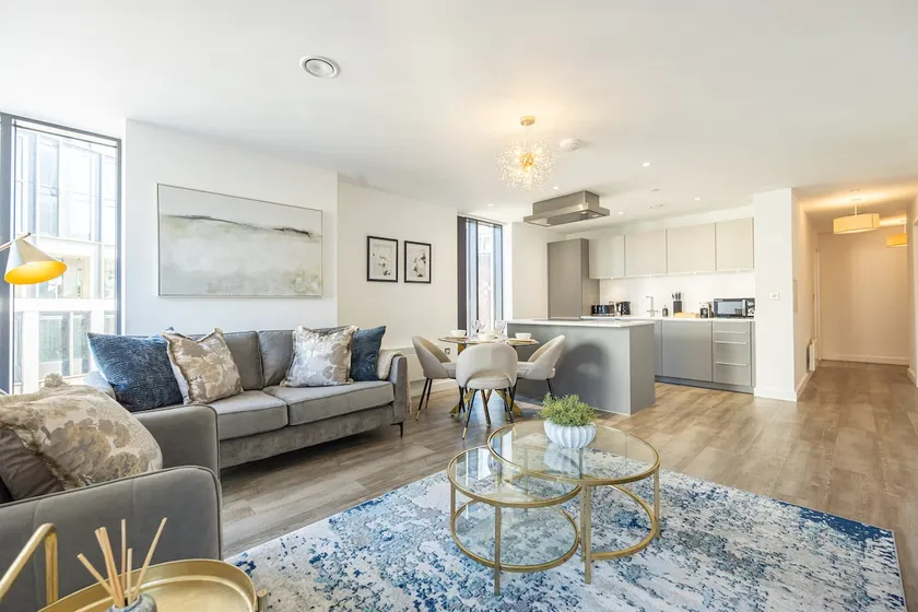 Luxury 2 Bed Apt on Broad Street | City Centre - Image 1