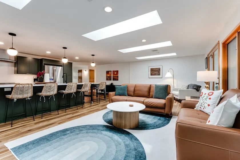 Central Eugene Newly Refreshed MCM House - Image 1
