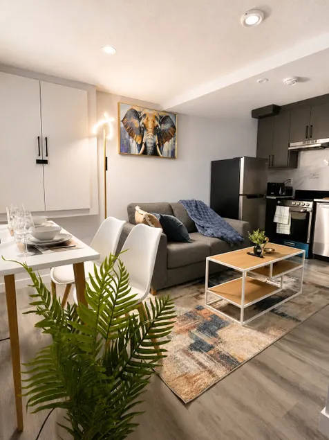 Private 1BR Suite Self Check-In 15 Min WEM - Image 1