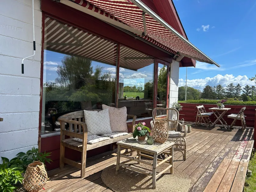 Cozy cottage atmosphere at Følle Strand - Image 1