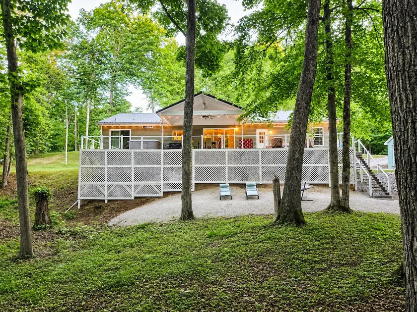 Family Lake Retreat | Hot tub + Dock + Lake Access - Image 1