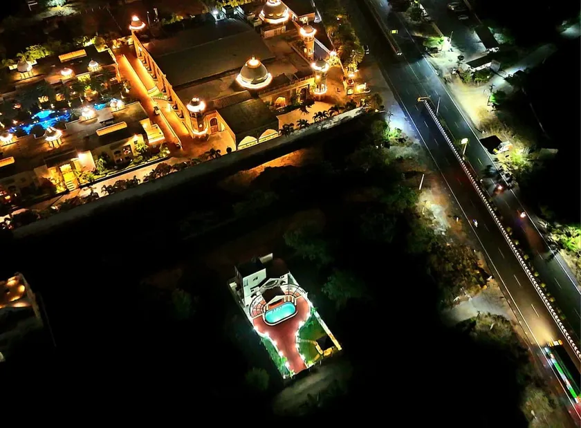 La Parshwa Villa Maré - Image 1