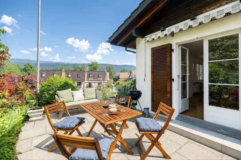 Family-friendly • Close to the lake • Terrace • Garage - Image 1
