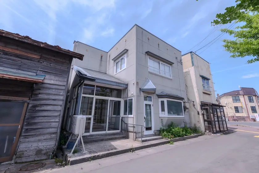 [A 5-minute walk from Aomori Station] A great location close to a convenience store and supermarket!Relaxing long-term stay in a spacious place - Image 1
