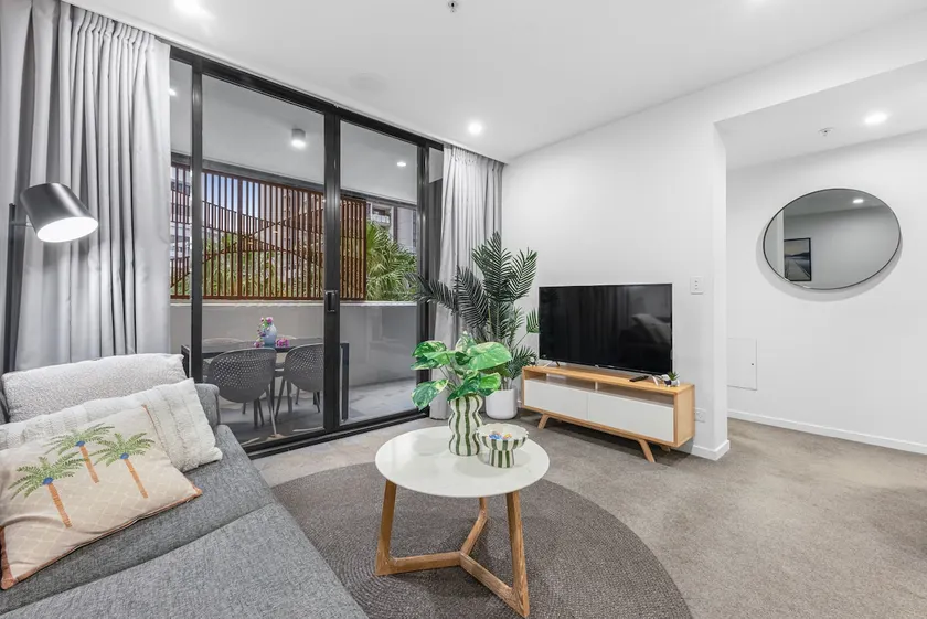 Modern 2BR Apartment and Pool with South City Square - Image 1