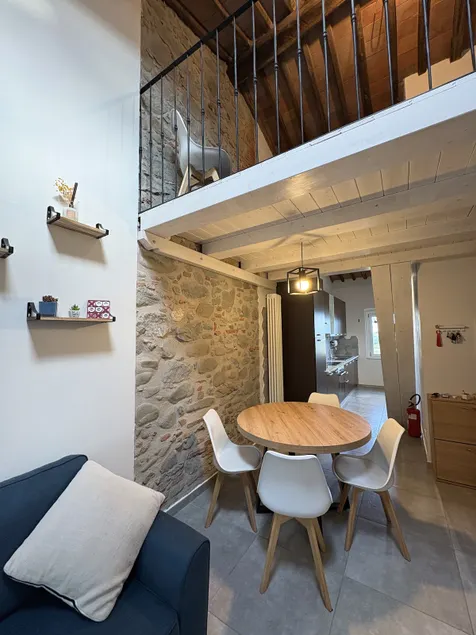 Rustic apartment near Lucca with mezzanine - Image 1