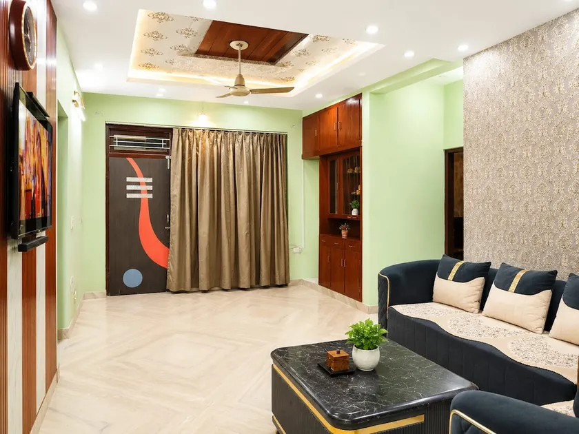 Luxury Airy Retreat - Image 1