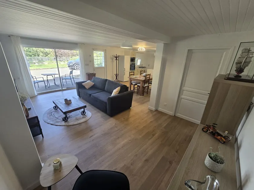 Independent accommodation with garden on the ground floor of a villa - Image 1