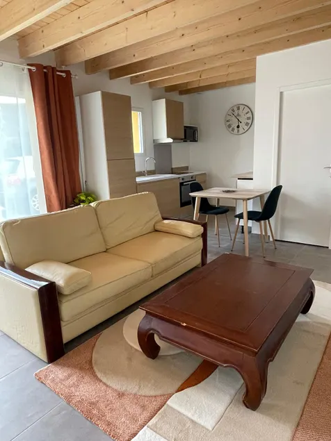 Cozy house, 10 minutes from the center. - Image 1