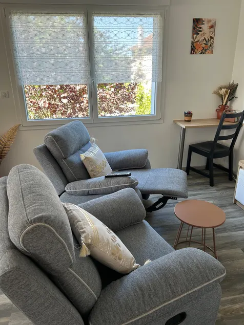 Frêne Apartment - Image 1