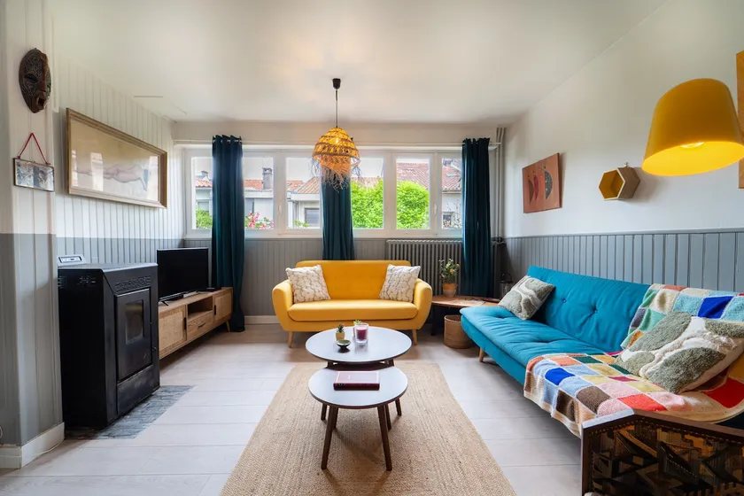 Calma House with Garden • Downtown & Train Station within Walking Distance - Image 1