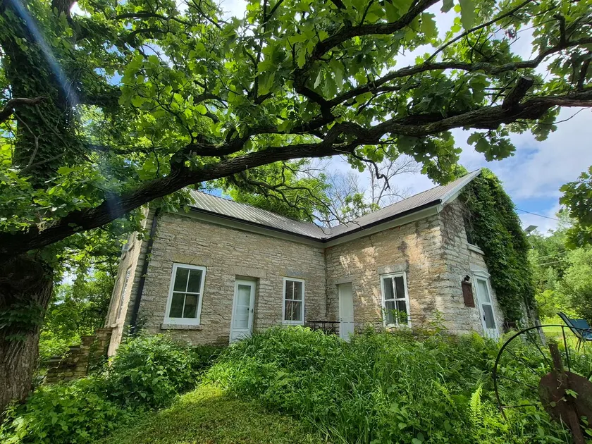 Chimney Rock House - Image 1