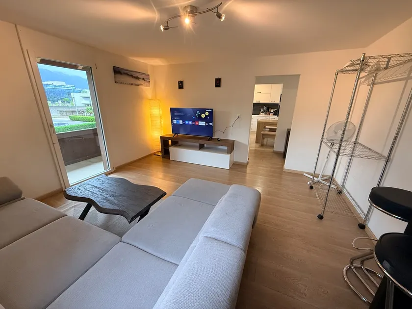 Vacation home in winter, Lake Thun & mountain view - Image 1