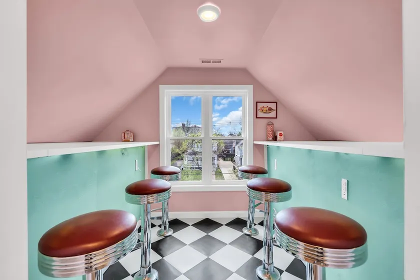 Born to Run Bungalow at The Shoreline Social - Image 1