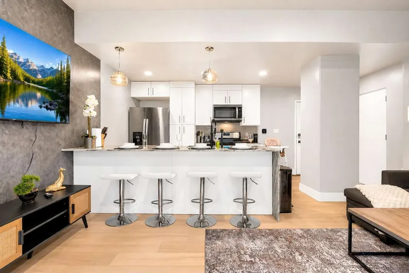 Modern Tulsa Stay Near BOK Balcony Gym Access Pet-Friendly - Image 1