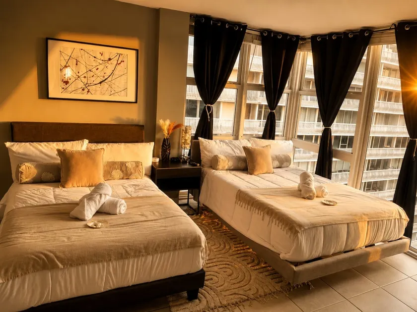 Beachfront Resort! Pool/Bar downstairs~Sleeps 7! - Image 1
