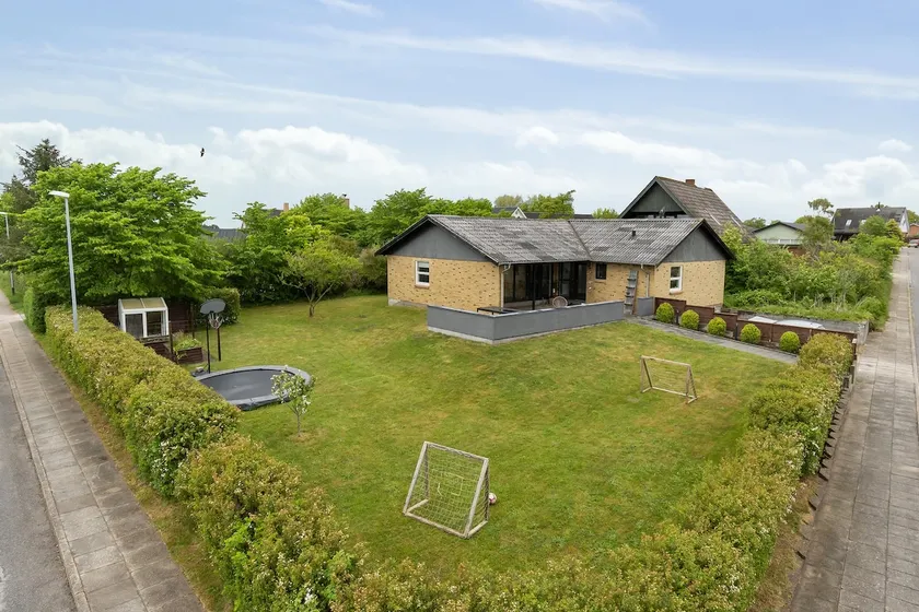 Well-located house, a short distance from Hirtshals - Image 1
