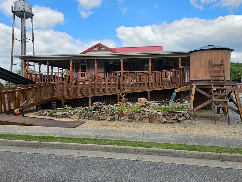 Vistas and Convenience - Image 1