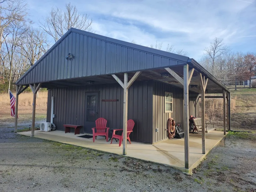 Cabin on the hill - Image 1