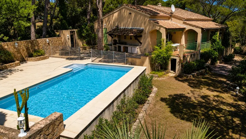 La Cyriane – Panoramic views, pool, and nature - Image 1