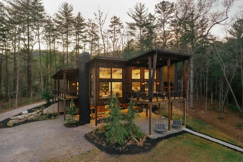 The Canopy House - Hot Tub Sauna Mountain View - Image 1