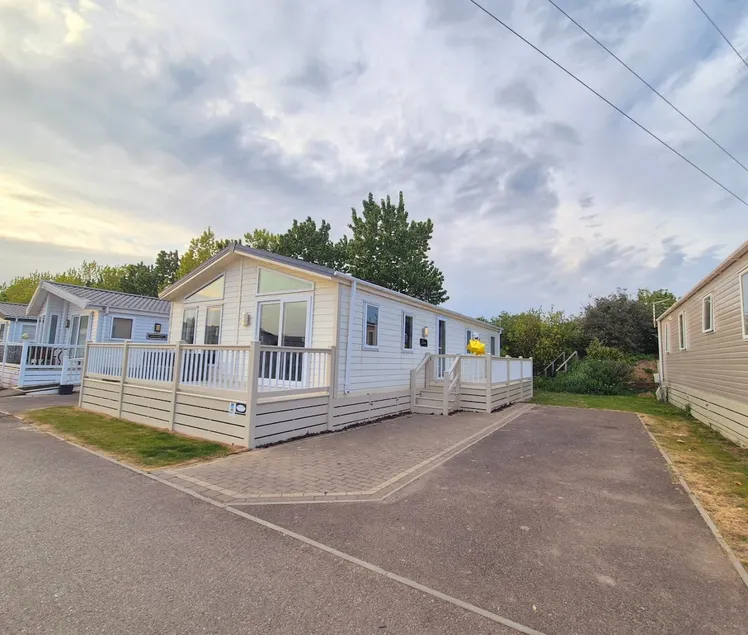Birchington Vale - Delta Lodge - Image 1