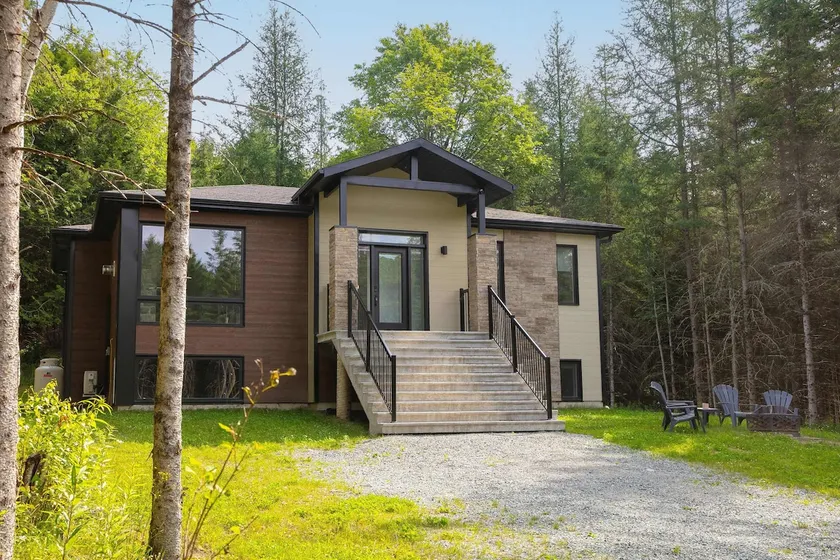 Near Lake Louise - Spa -Weedon - Image 1