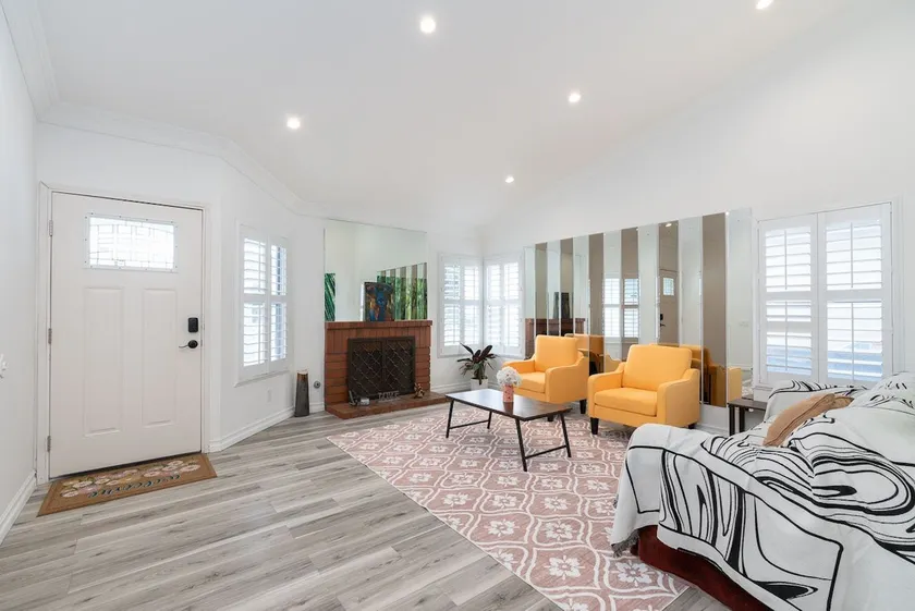 Spacious 3BR San Diego Home w/ Parking & AC Modern - Image 1