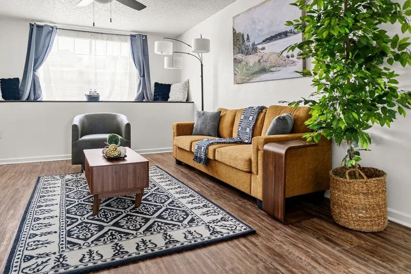 Chic Escape | LSU • Downtown • Free Parking • WiFi - Image 1