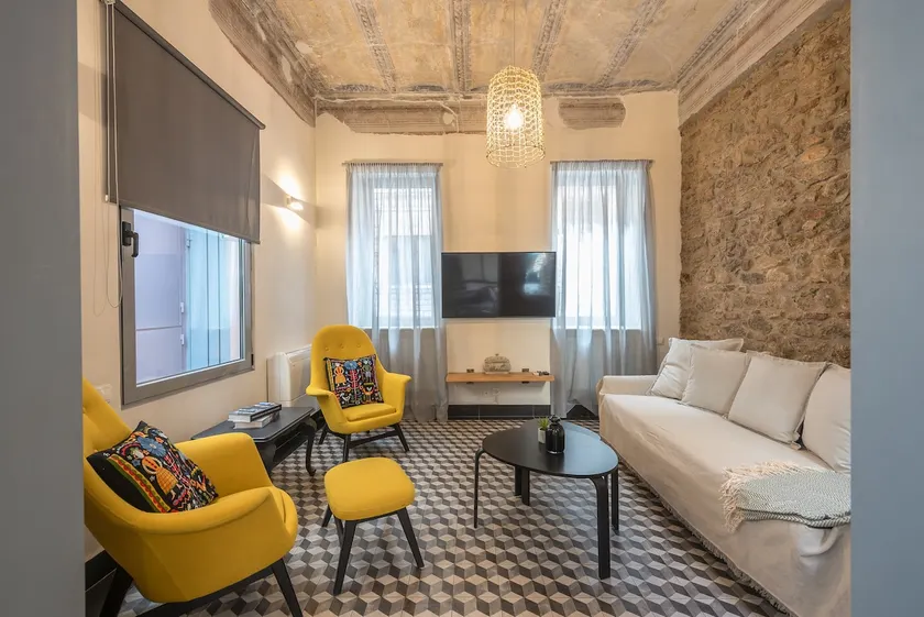 Contemporary Acropolis House - Image 1