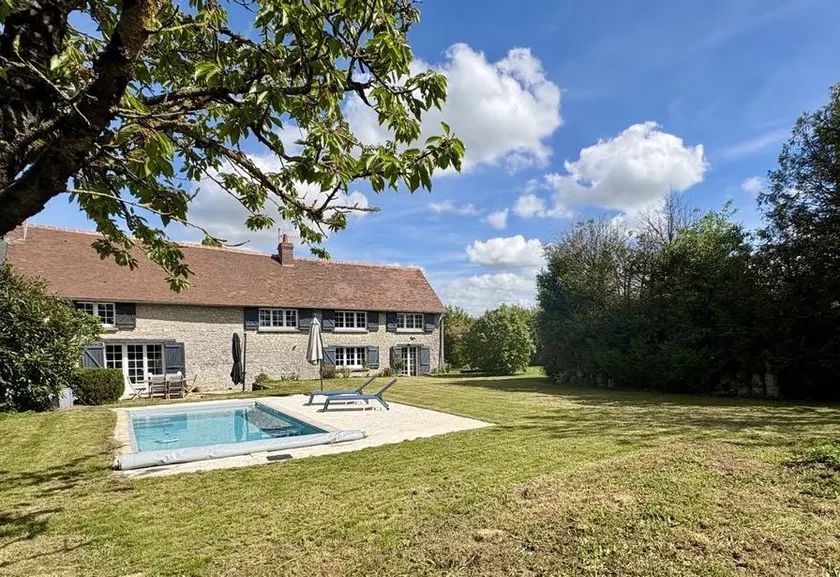 Villa with private pool • 12 people • 1 hour 30 minutes from Paris - Image 1