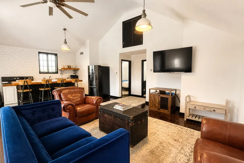Mattituck 2BR: Open Layout, Deck, BBQ, Near Vines - Image 1