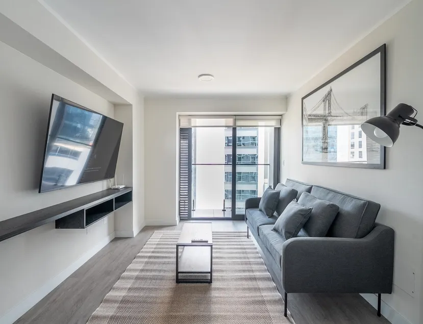 L | White 1BR City View in San Isidro - Image 1