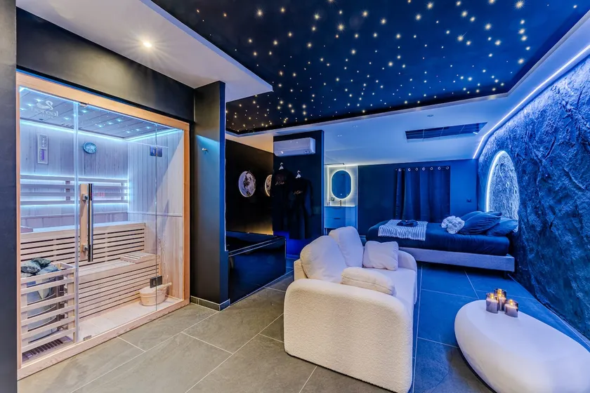 Le Céleste | Immersive air-conditioned loveroom & spa - Image 1